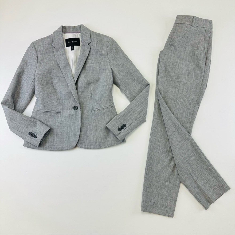 Banana Republic light grey womens pants suit Size 00/0Petite professional office